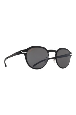 black-sunglasses-for-women