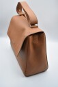 brown-leather-handbag-chic-style