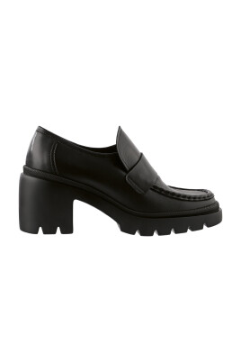 black-loafers-for-women