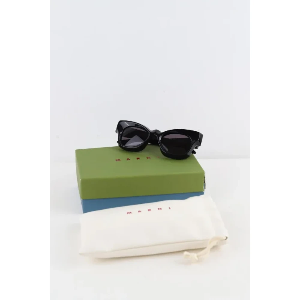 Marni Pre-owned Plastic sunglasses Black Dames