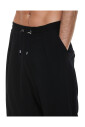 verhoog-je-casual-stijl-met-zwarte-sweatpants