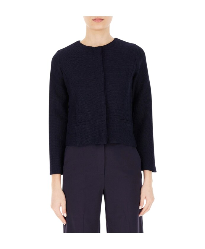 veste-bleue-avec-lignes-epurees