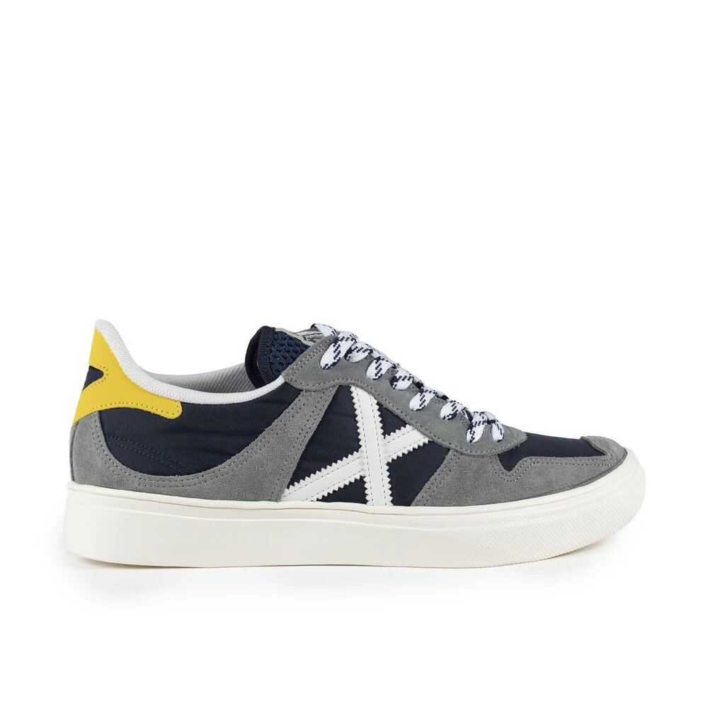Shoes > Sneakers - - Munich - Modalova