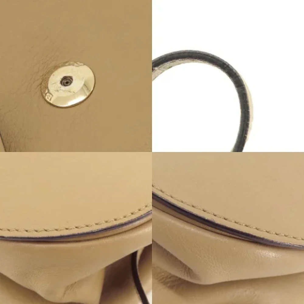 Burberry Vintage Pre-owned Leather shoulder-bags Beige Dames