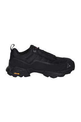 black-sneakers-for-men