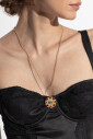 collier-avec-pendentif