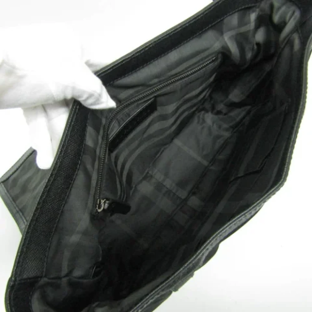 Burberry Vintage Pre-owned Canvas shoulder-bags Black Dames