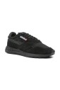 sneakers-noires-pour-un-look-elegant