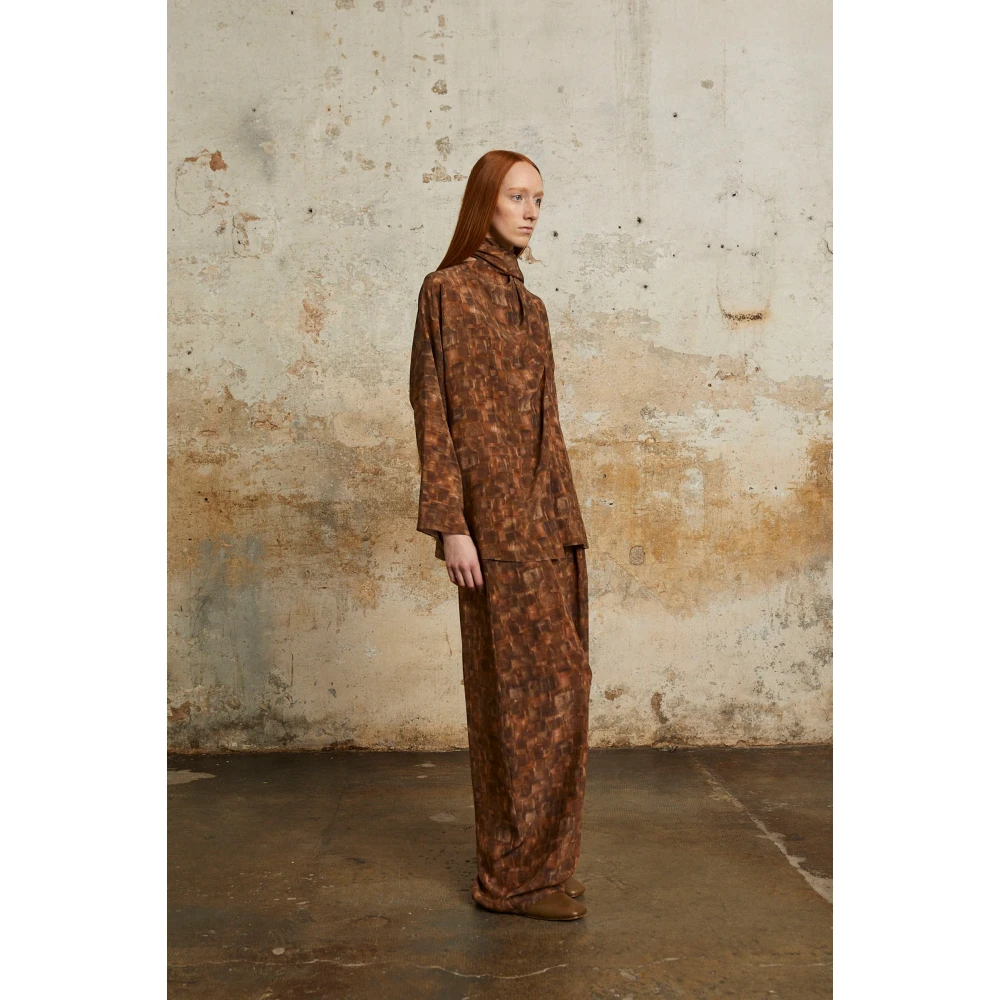 Cortana Zijden kubusprintblouse met dolmanmouwen Brown Dames