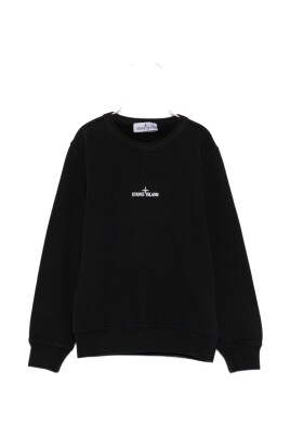black-sweatshirt-aw25-stylish-layering