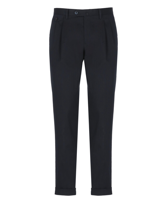 pantalon-en-coton-bleu-avec-poches