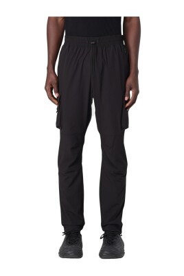 black-cargo-pants-with-pockets