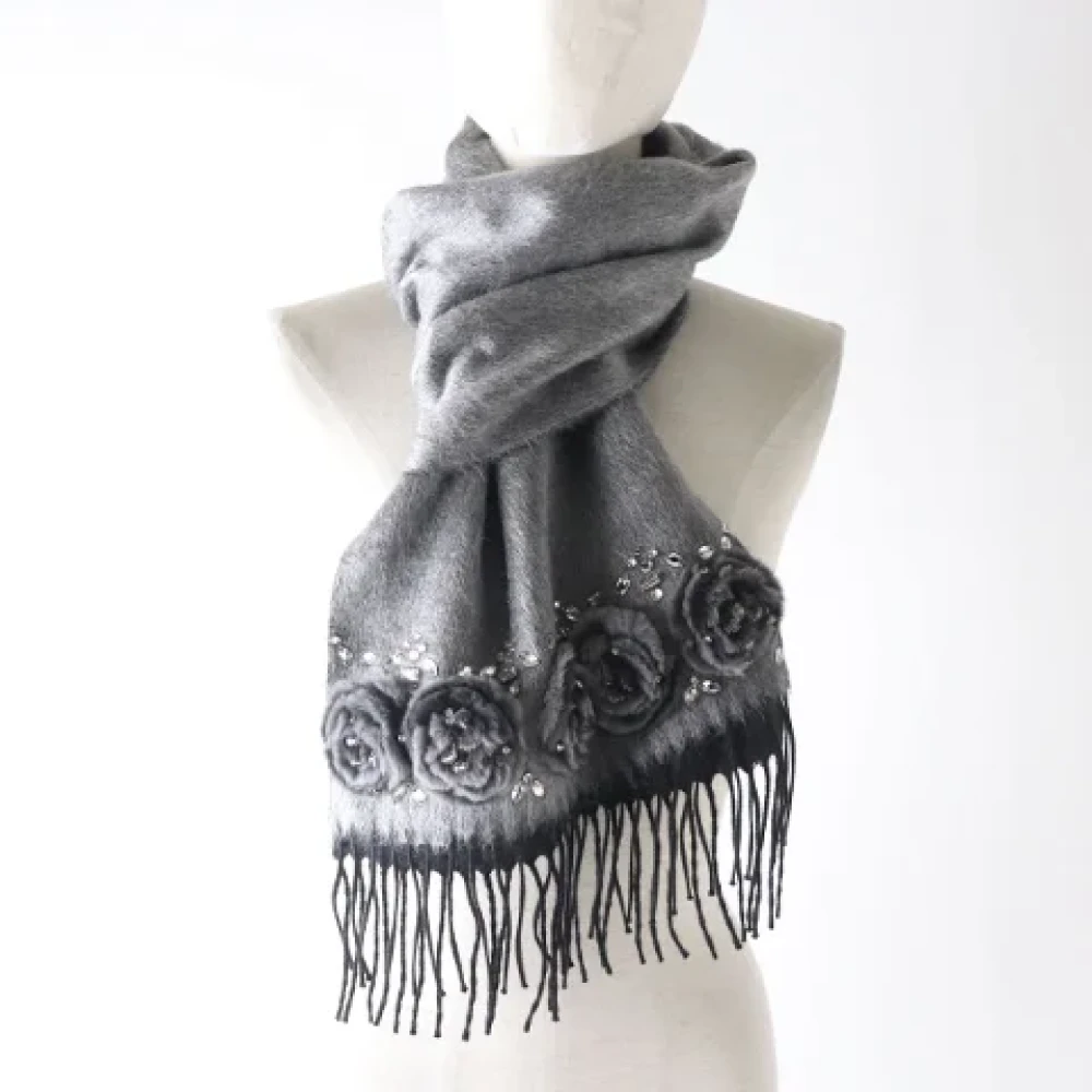 Valentino Vintage Pre-owned Silk scarves Gray Dames
