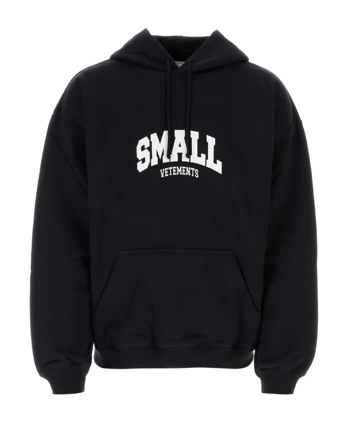 svart-oversize-bomullsweatshirt