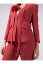 veste-structuree-avec-fleur-decorative