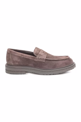 ciemnobrazowe-loafersy-zamszowe
