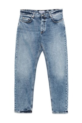 slim-fit-jeans