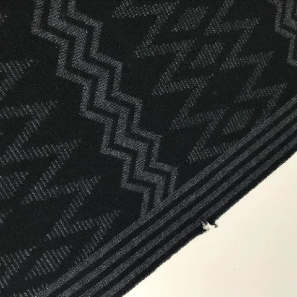 Louis Vuitton Vintage Pre-owned Wool scarves Black Dames