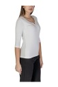 witte-v-hals-korte-mouw-top