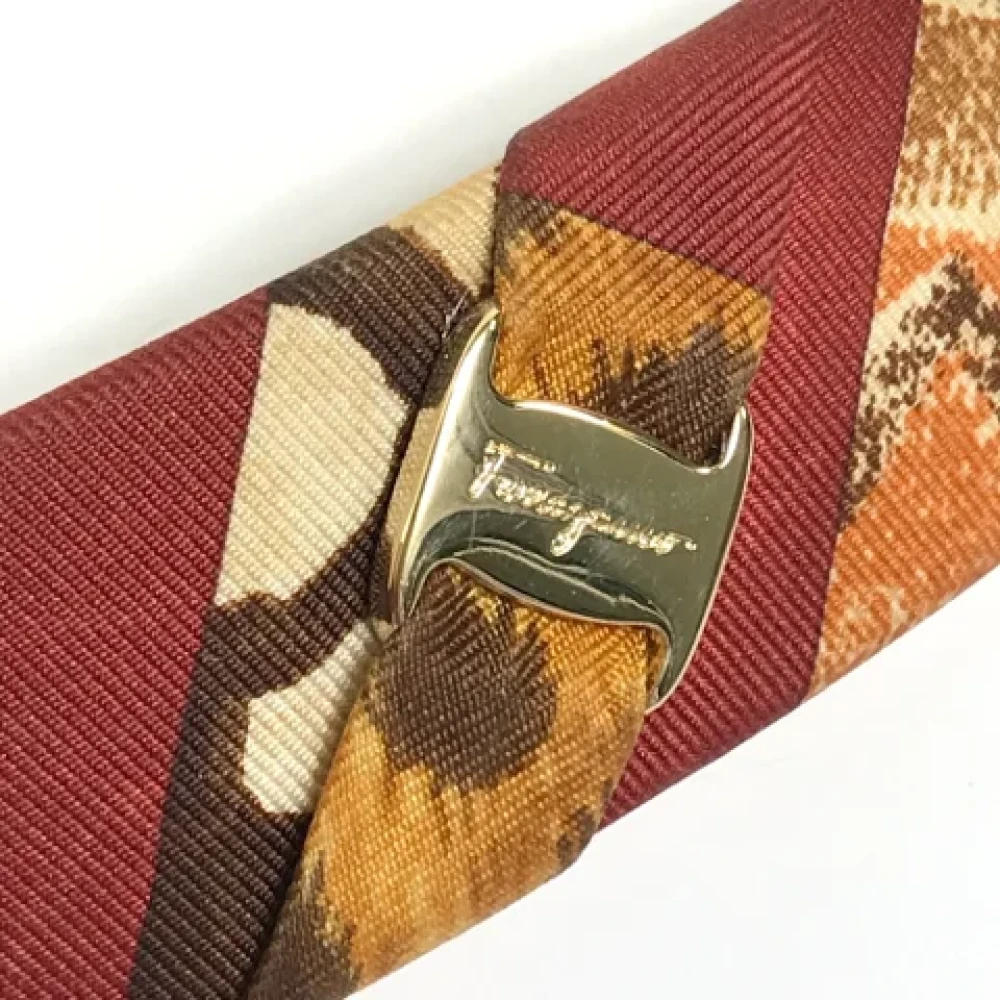Salvatore Ferragamo Pre-owned Fabric hair-accessories Red Dames