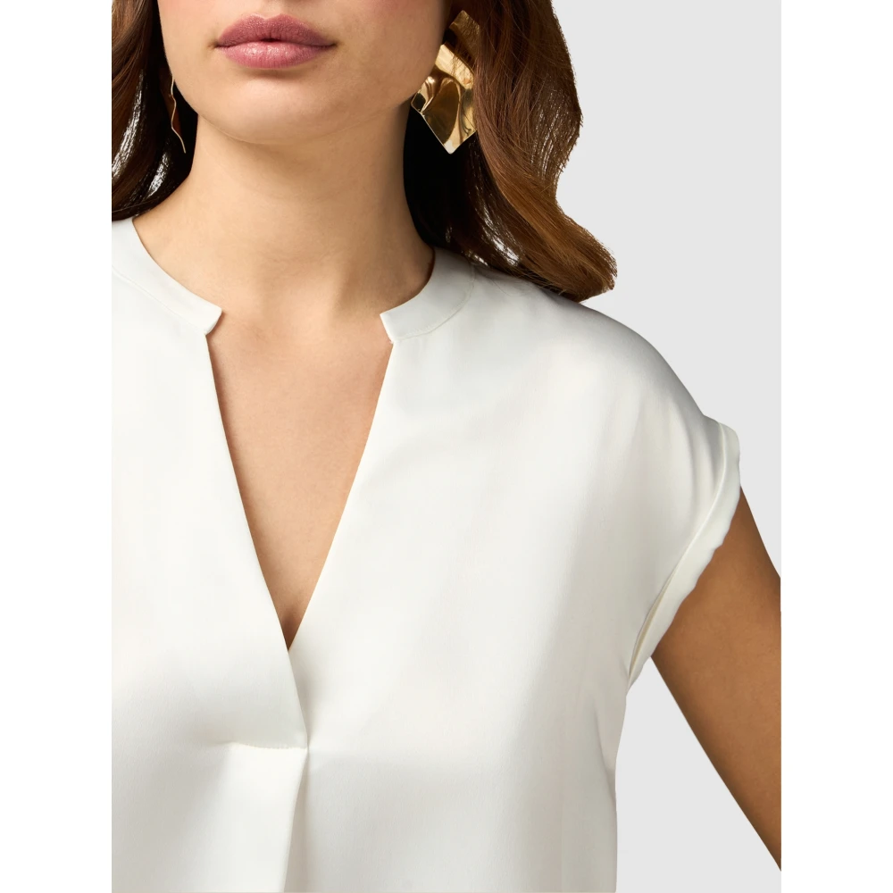Oltre V-hals T-shirt van twee materialen White Dames