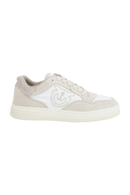 beige-sneaker-for-stylish-look