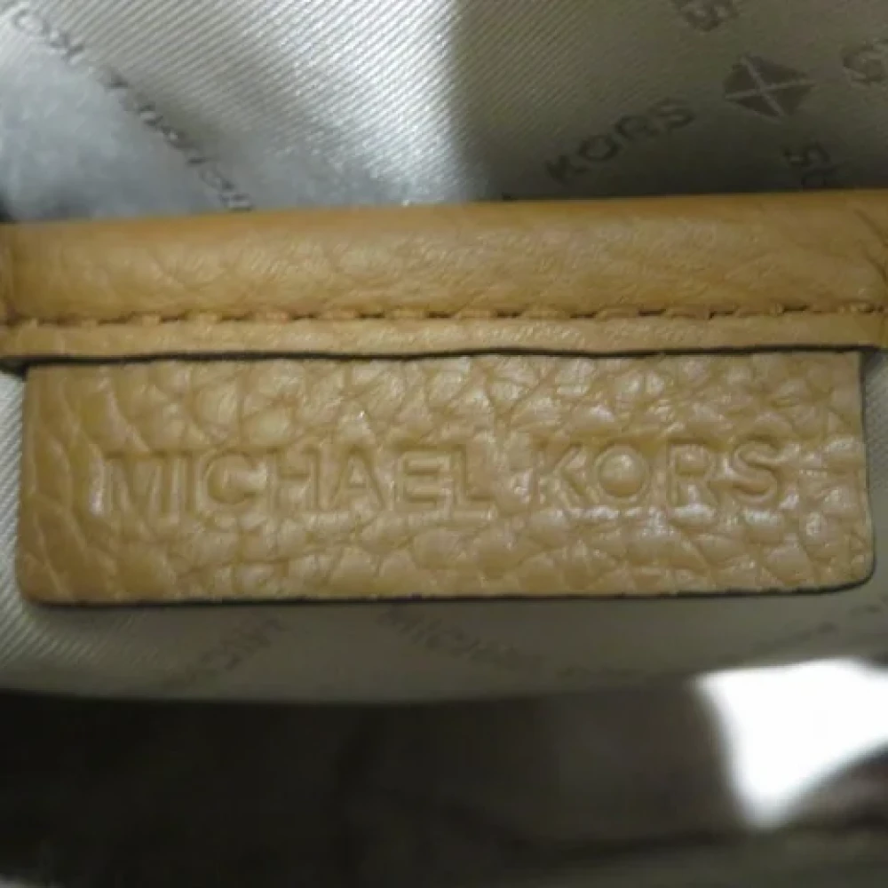 Michael Kors Pre-owned Fabric shoulder-bags Brown Dames