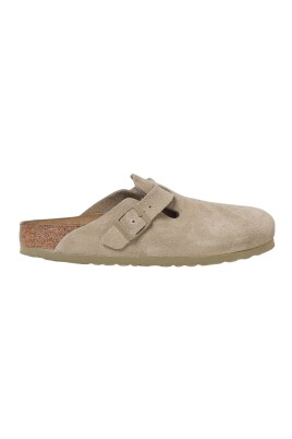 kaki-suede-traesko-med-spaende-lukning