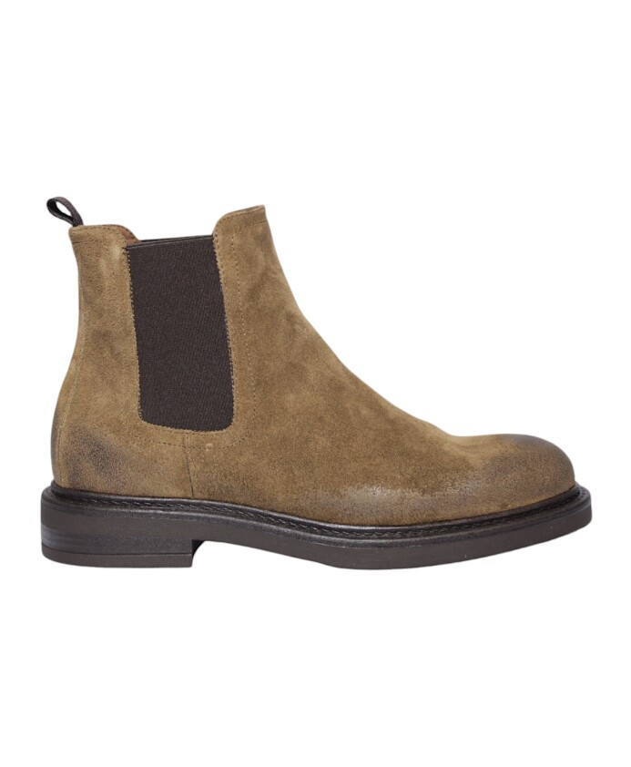 chaussures-vintage-en-daim-style-rock