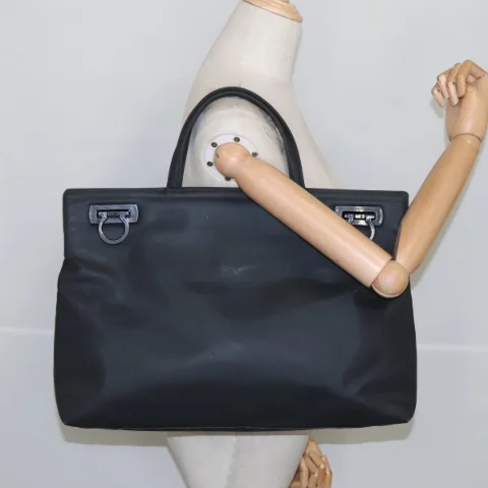 Salvatore Ferragamo Pre-owned Fabric handbags Black Dames