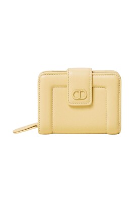 chic-leather-zip-wallet