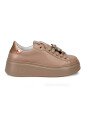beige-leren-sneakers-met-gelamineerd-detail