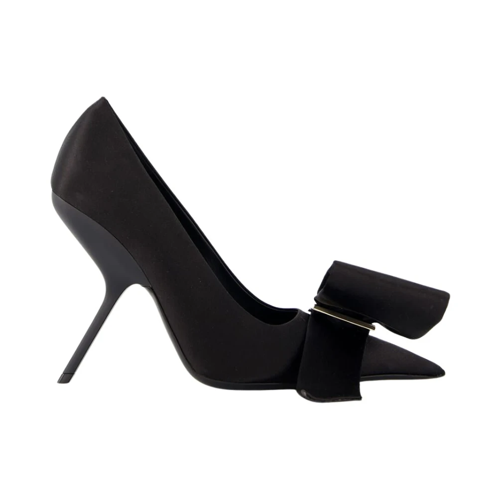 Ferragamo Zwarte Satijnen Pumps met Strikdetail