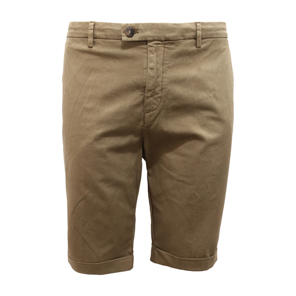 Cruna Grön A Bermuda Shorts Tillverkade I Italien