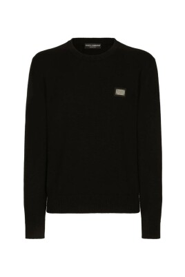 logo-tag-sweater