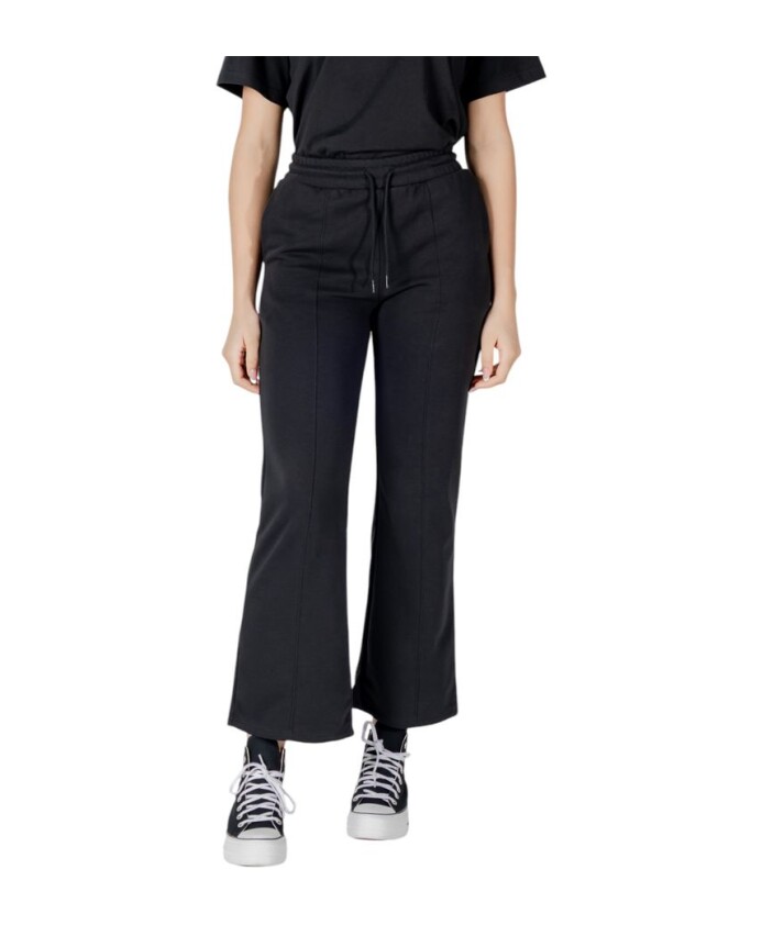 pantalon-en-coton-noir-a-ourlet-ouvert