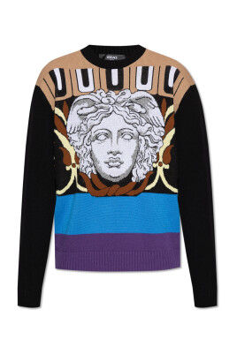sweater-with-a-distinctive-medusa-head