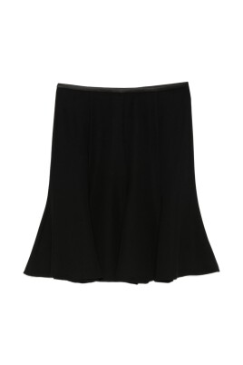 black-flared-hem-skirt