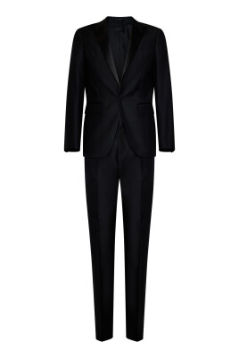 costume-smoking-noir-avec-revers-en-soie