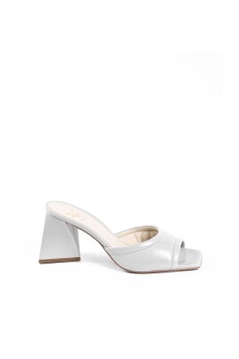 simona-kid-perla-light-grey-sandals