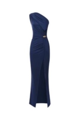 robe-bleue-a-une-epaule-avec-fente