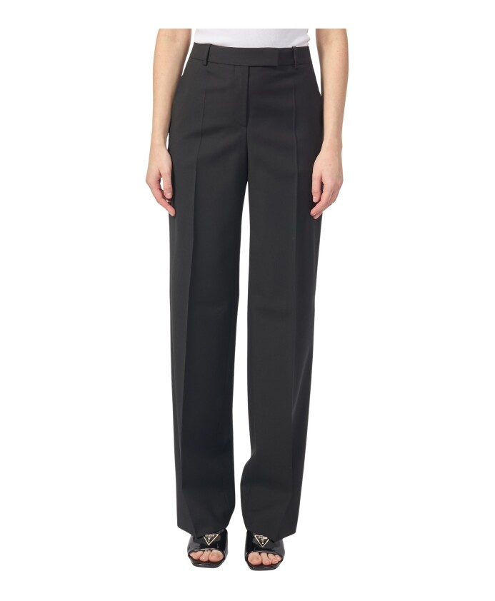 pantalon-noir-coupe-droite