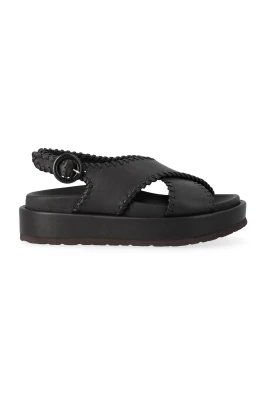 Ursula Sandal