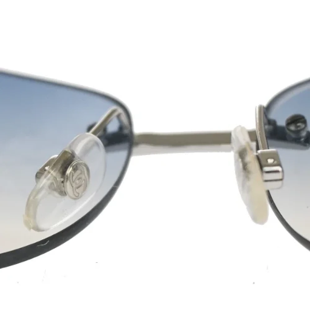 Chanel Vintage Pre-owned Metal sunglasses Gray Heren