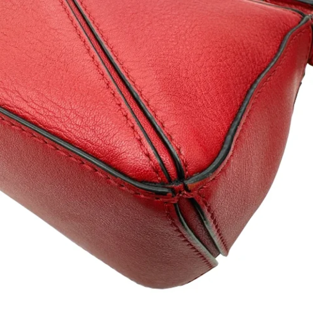 Loewe Pre-owned Leather shoulder-bags Red Dames