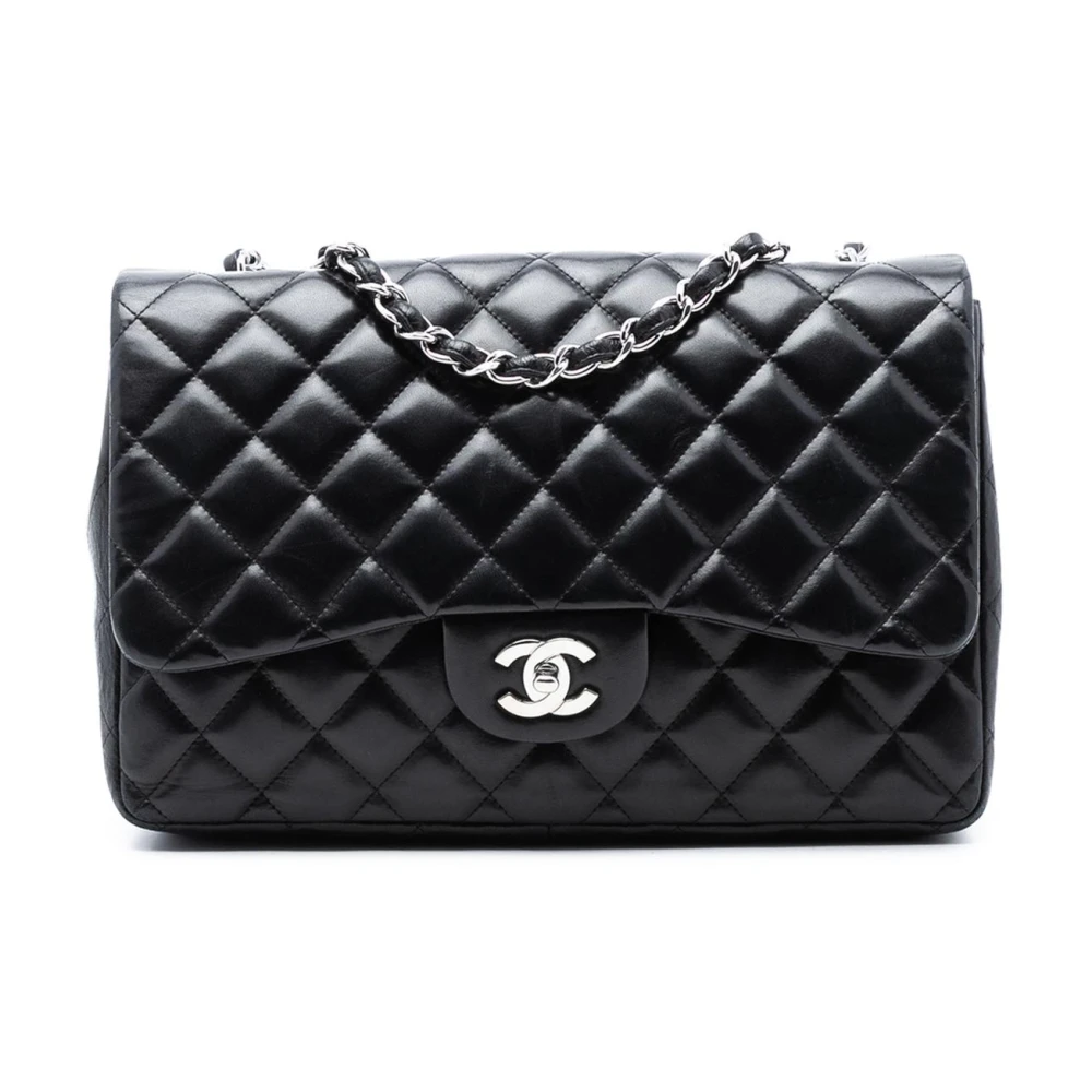 Chanel Vintage Women's Black Pre-Owned Quilted Flap Bag