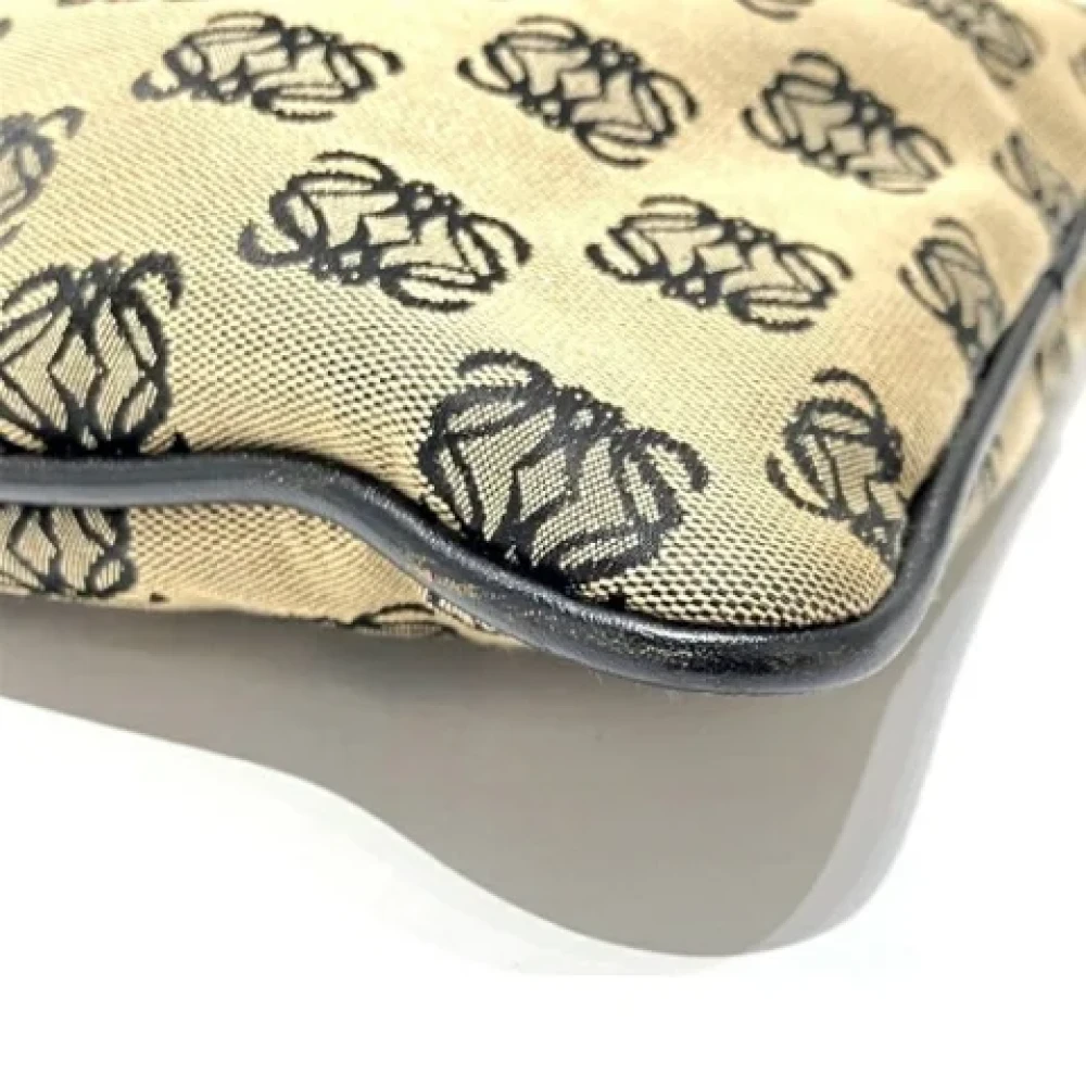 Loewe Pre-owned Canvas handbags Beige Dames