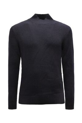 wool-sweater-lupetto-style-model