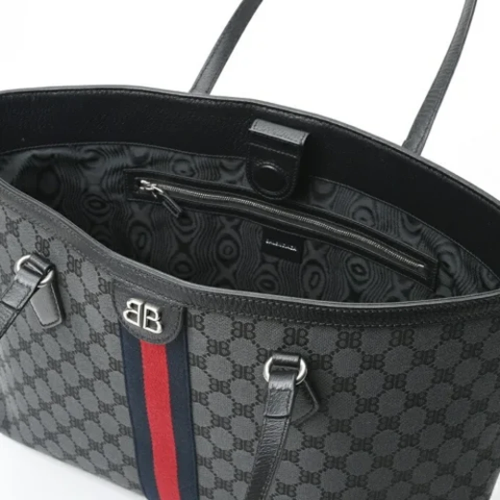 Balenciaga Vintage Pre-owned Canvas handbags Black Unisex