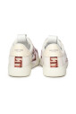 sneakers-blanches-avec-bout-perfore